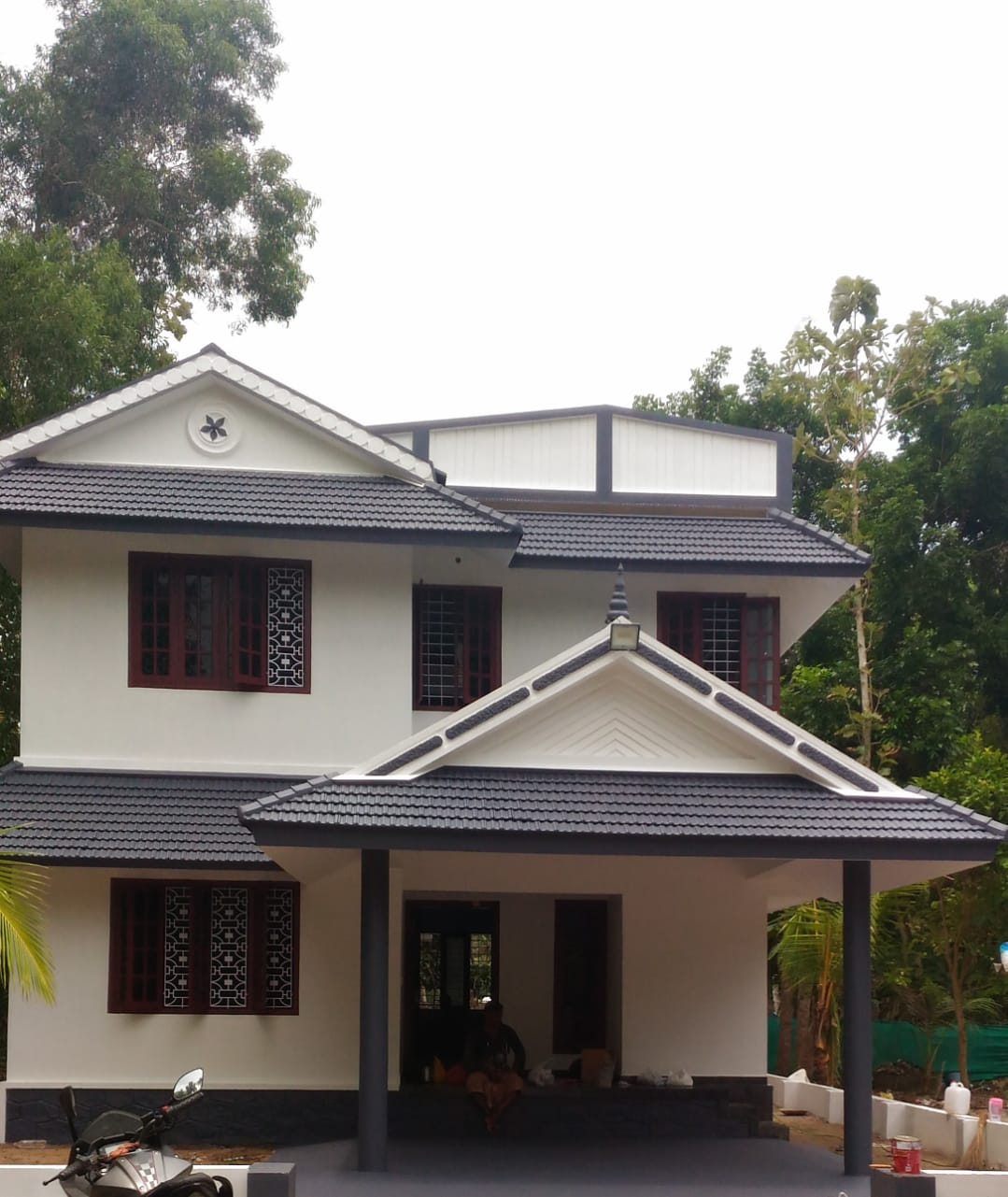 EQ8_P1020 26 cent land and 2storied house in Punnapra,Alappuzha